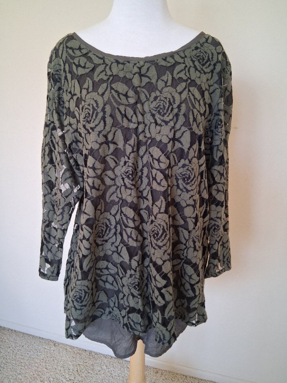 Cut Loose Size L Cotton Nylon Rayon Layered Lace Tunic